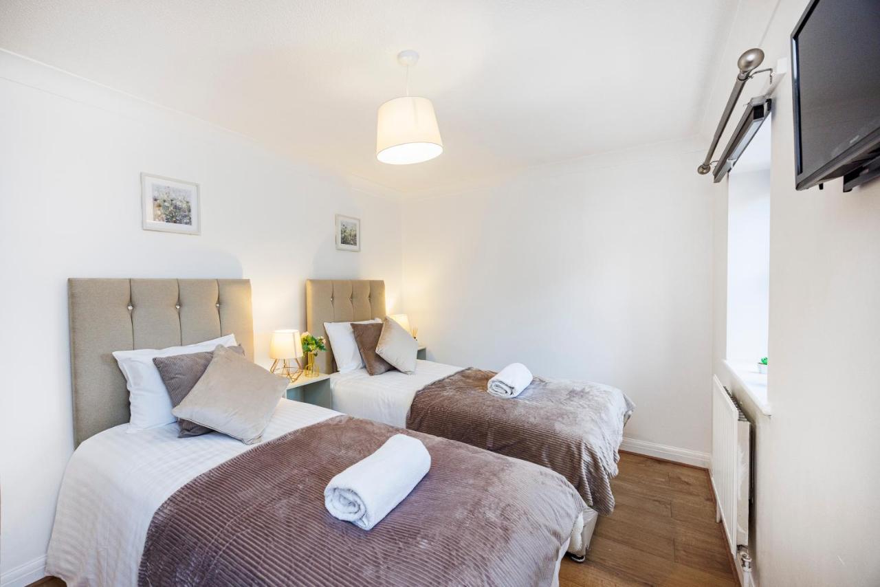Lovely 2 Bd Hse With Parking Near Excel Londres Exterior foto